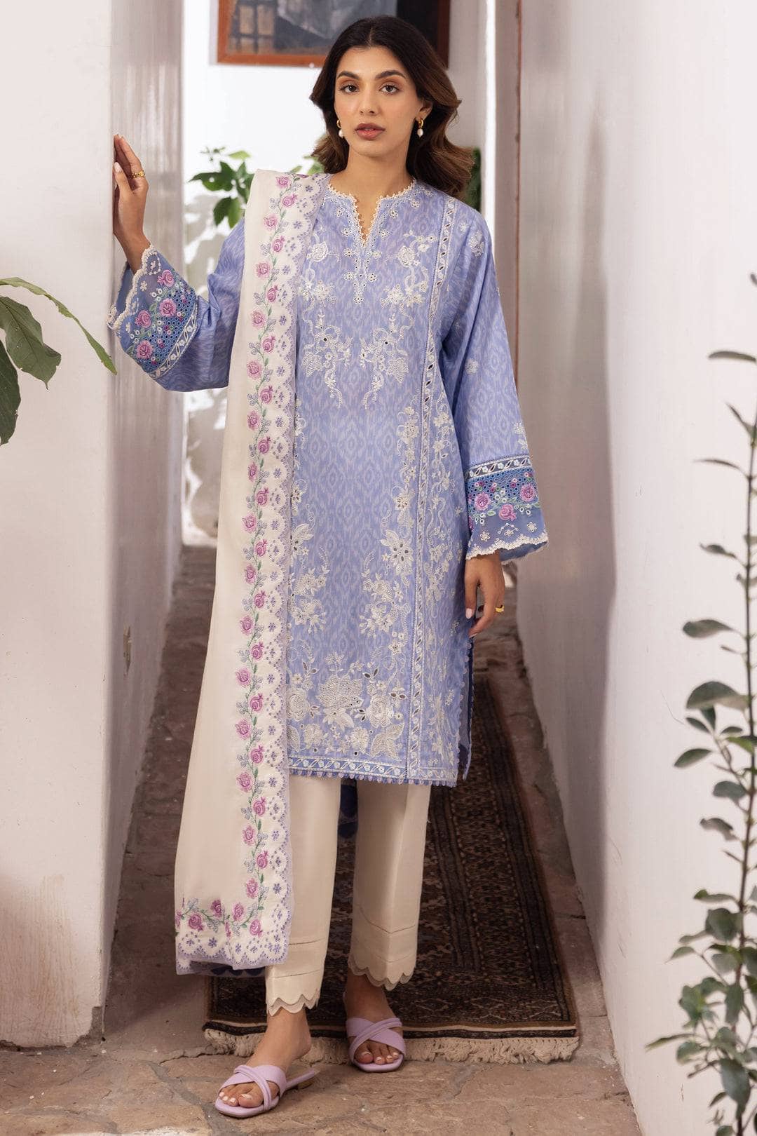 img_zaha_lawn_24_awwal_boutique