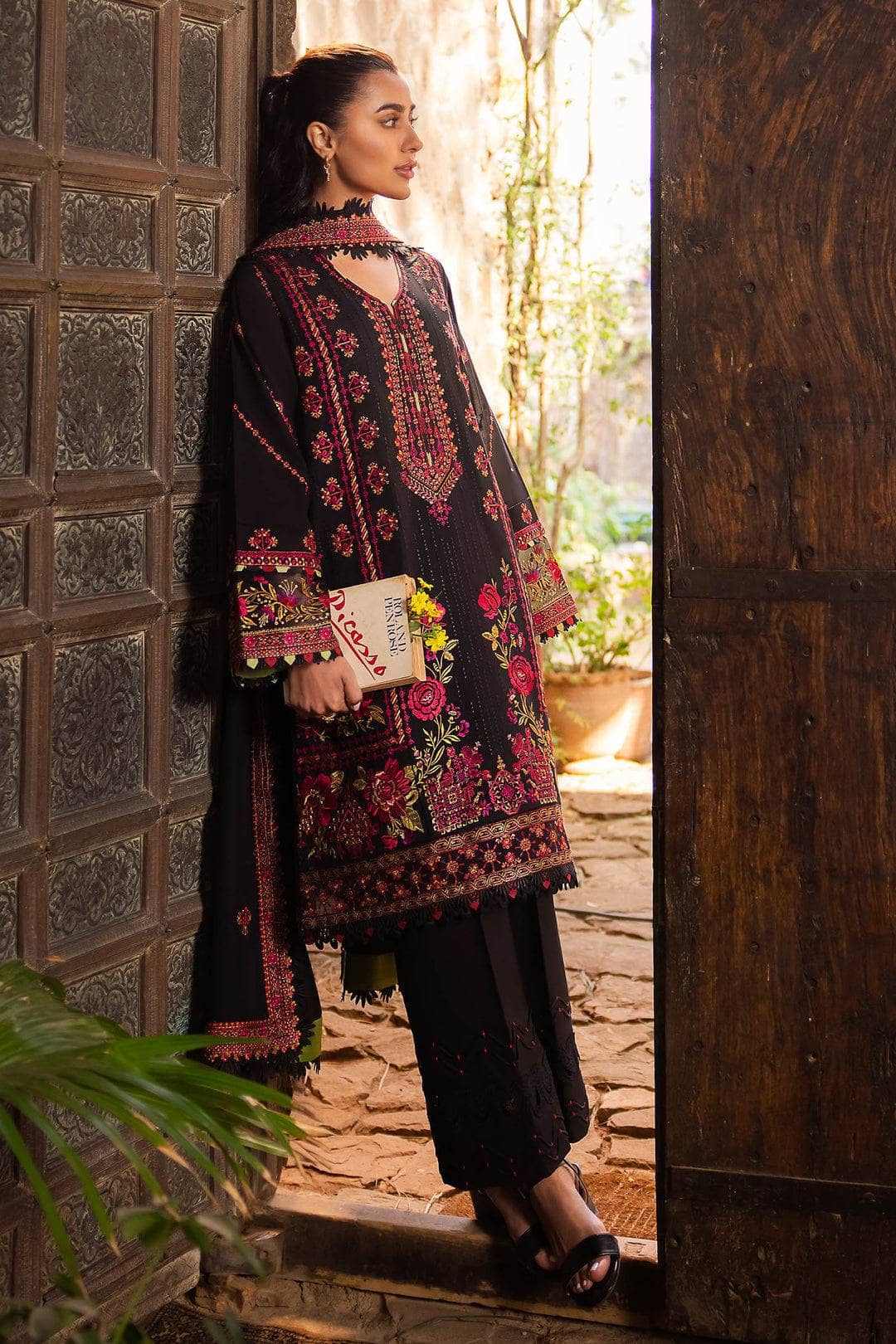 img_zaha_lawn_24_awwal_boutique