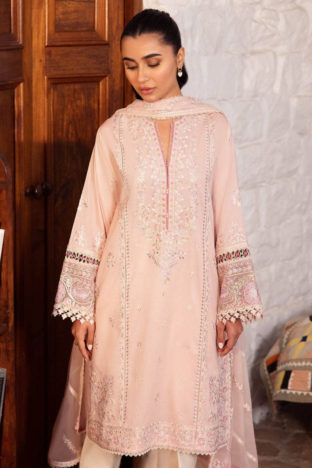 img_zaha_lawn_24_awwal_boutique