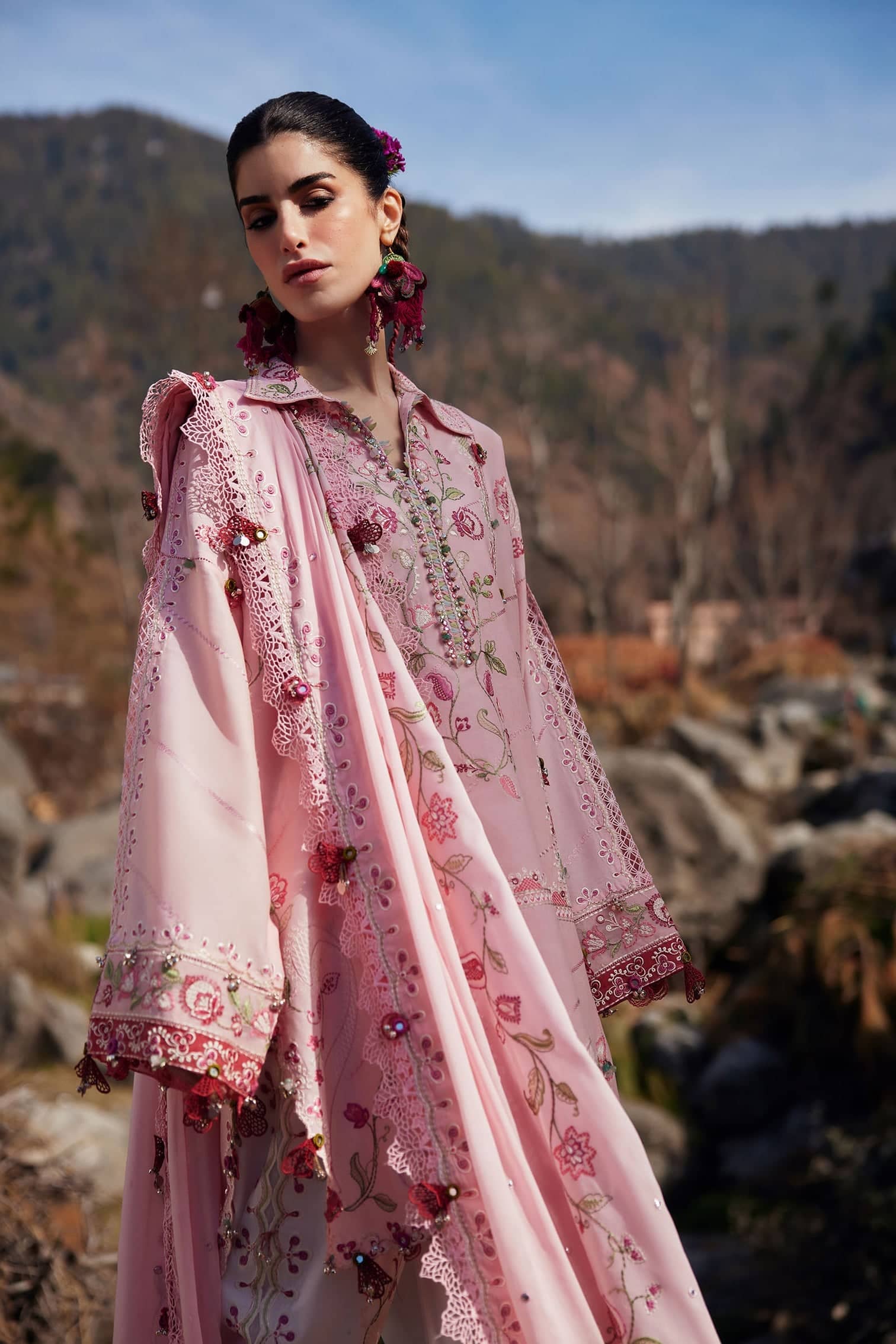 img_zaha_lawn_awwal_boutique