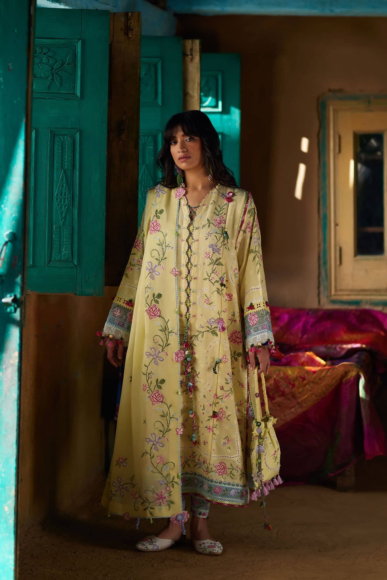 img_zaha_lawn_awwal_boutique