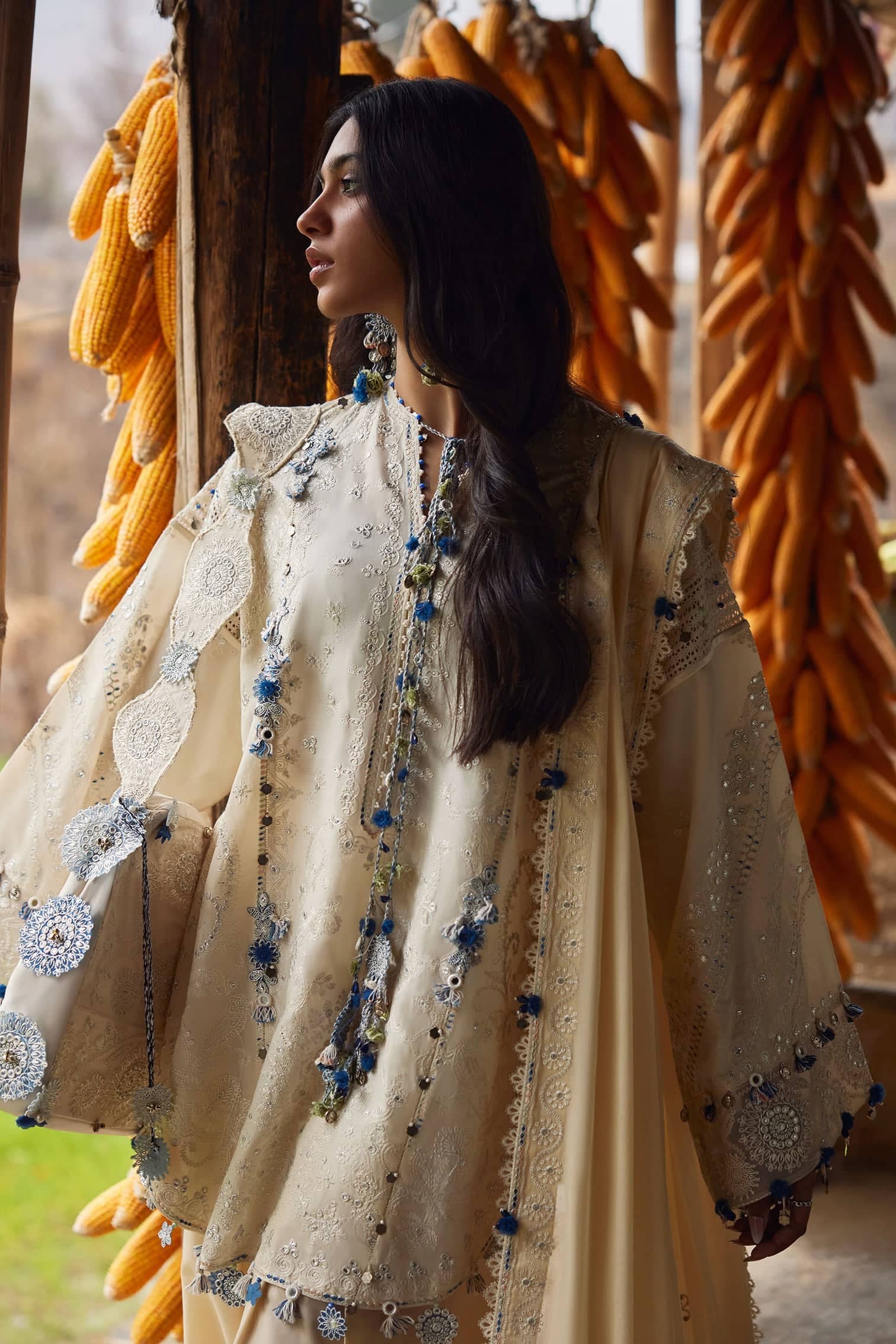 img_zaha_lawn_awwal_boutique