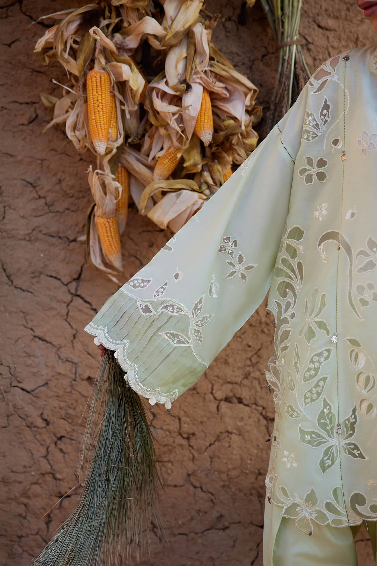 Zaha Meili Festive Lawn 26/TÁO RÓU 桃柔 (ZL26-14 B)