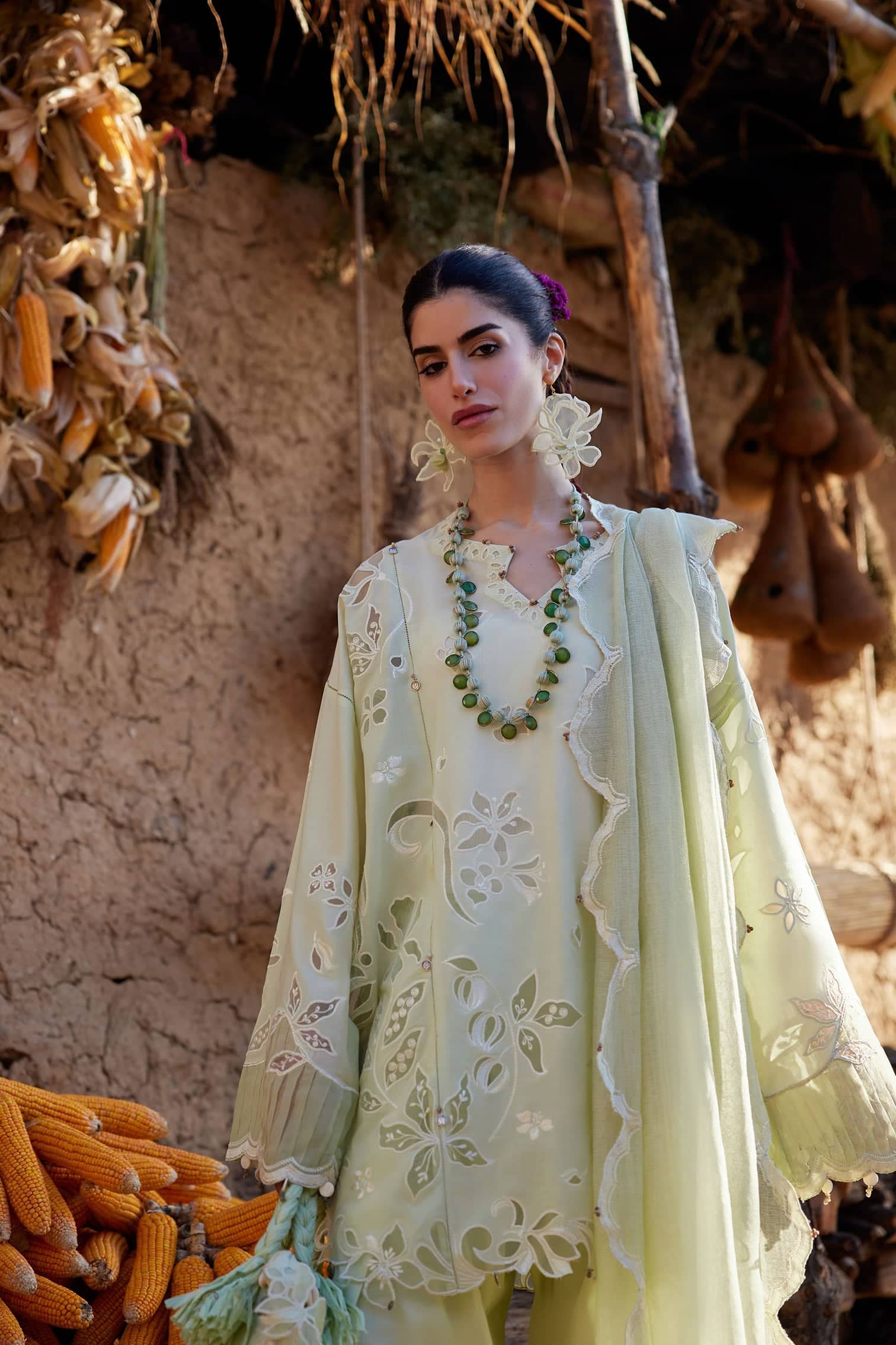 img_zaha_lawn_awwal_boutique