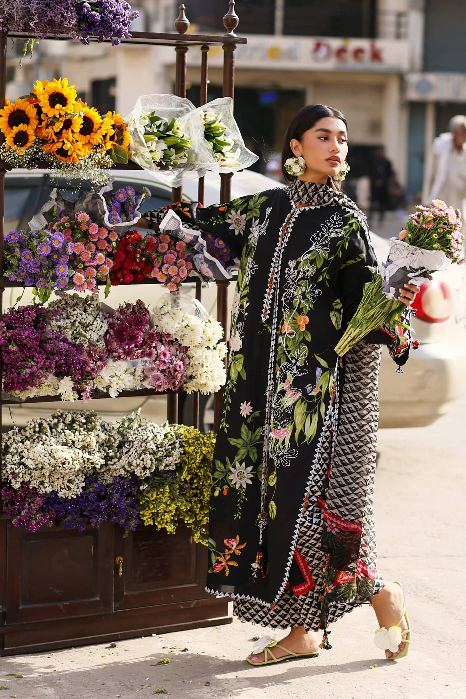 img_zaha_wildflower_awwal_boutique