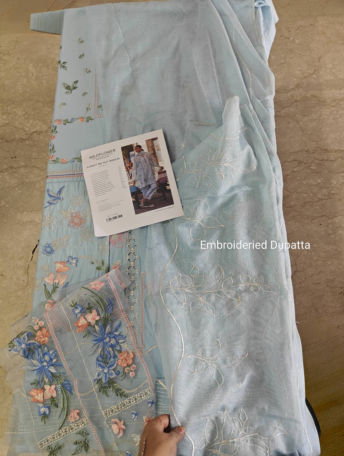 Open Pic/Zaha Wildflower Luxury Lawns/FORGET ME NOT BREEZE (ZF26-10)