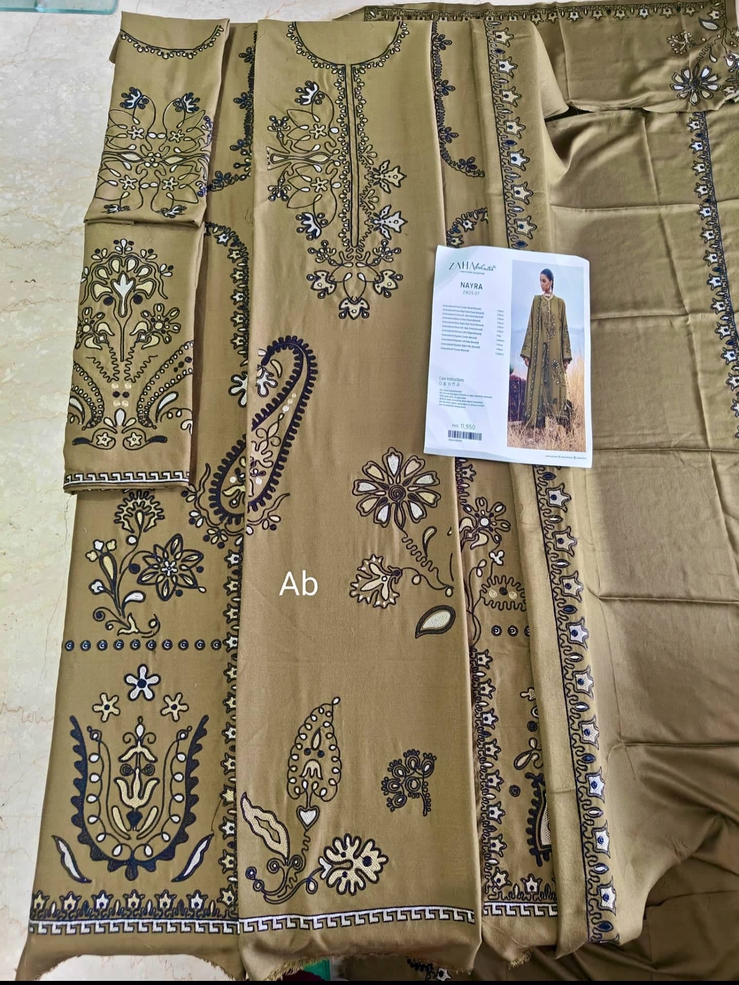 Zaha open pics Open Pic/Zaha Winter 25/NAYRA (ZW25-07)