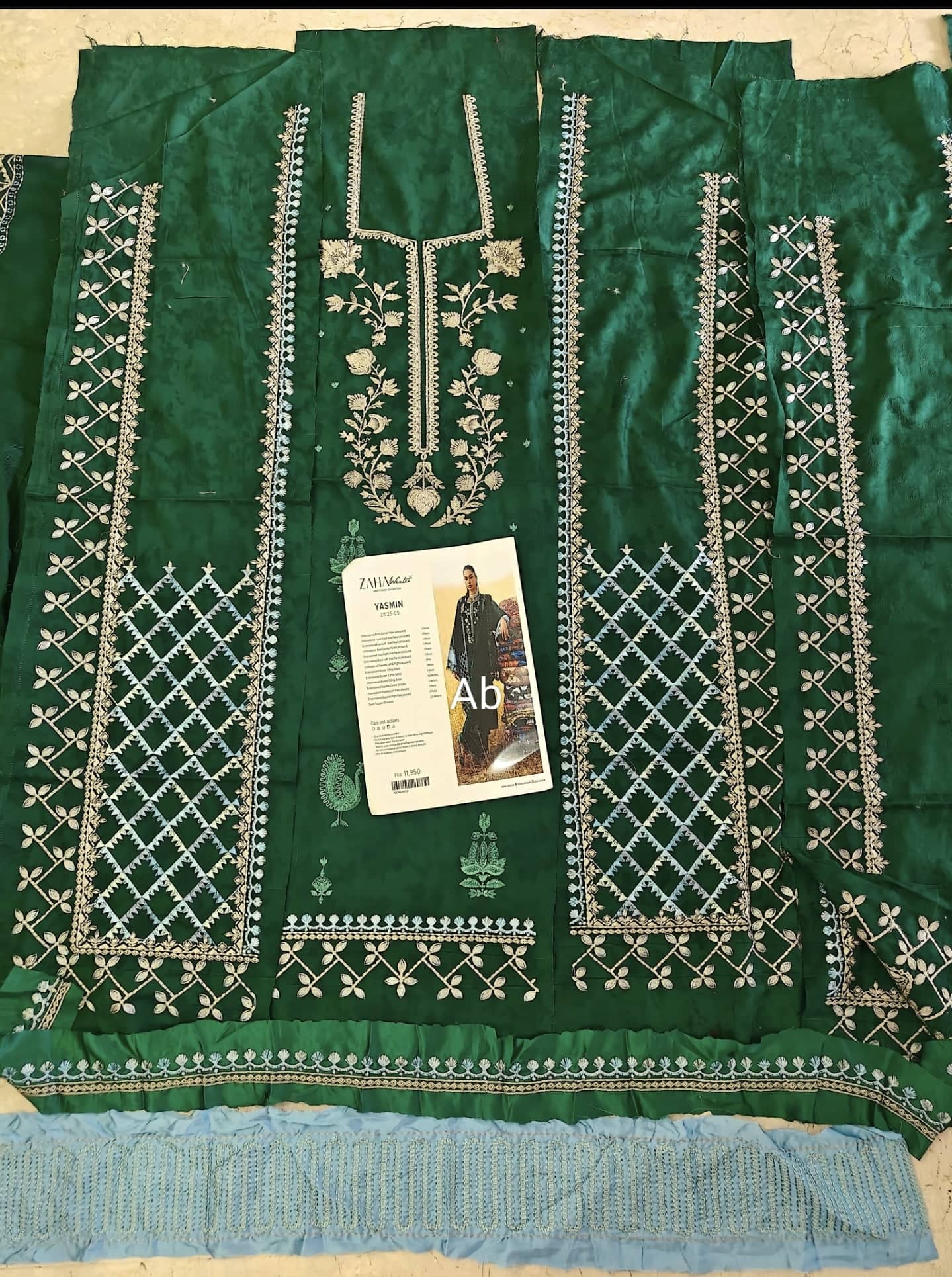 Zaha open pics Open Pic/Zaha Winter 25/YASMIN (ZW25-09)