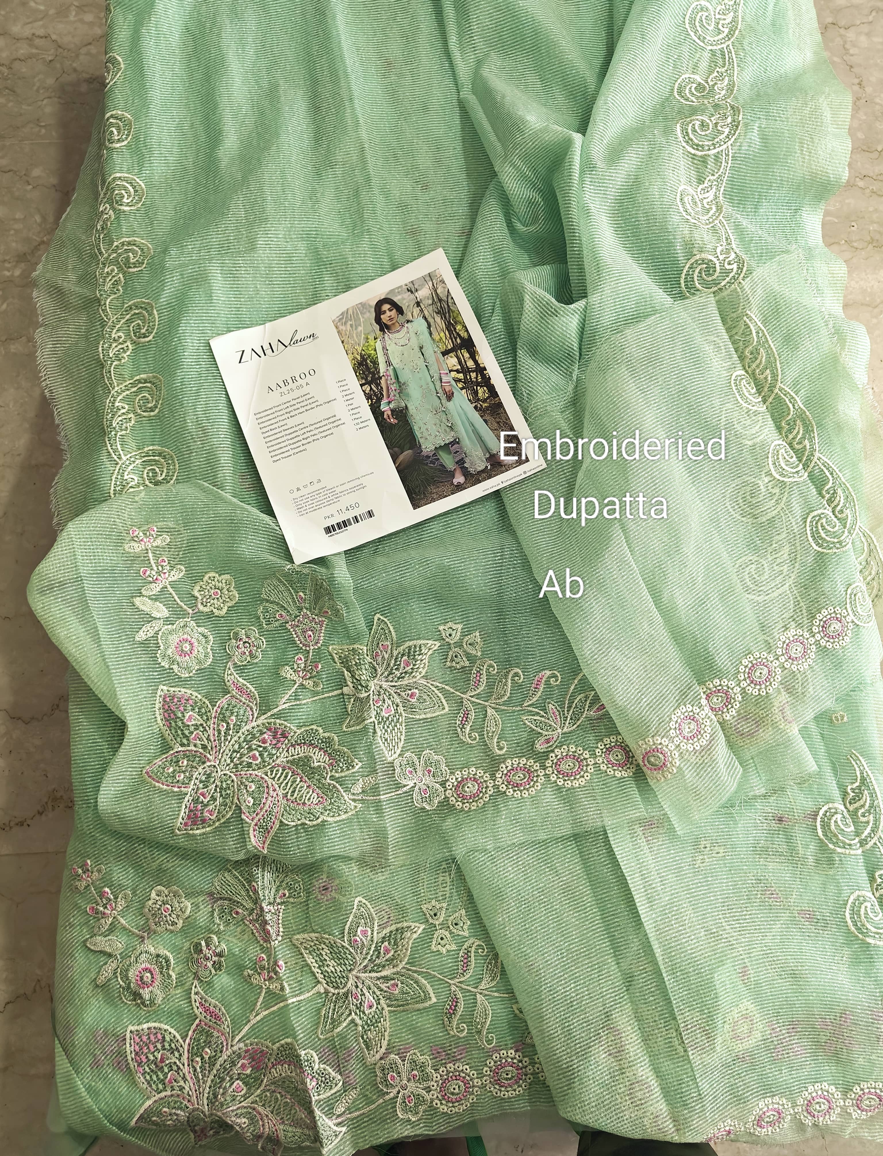 Sale ‼️Open Pic/Zaha Festive Lawn Neelum/Aabroo/5A