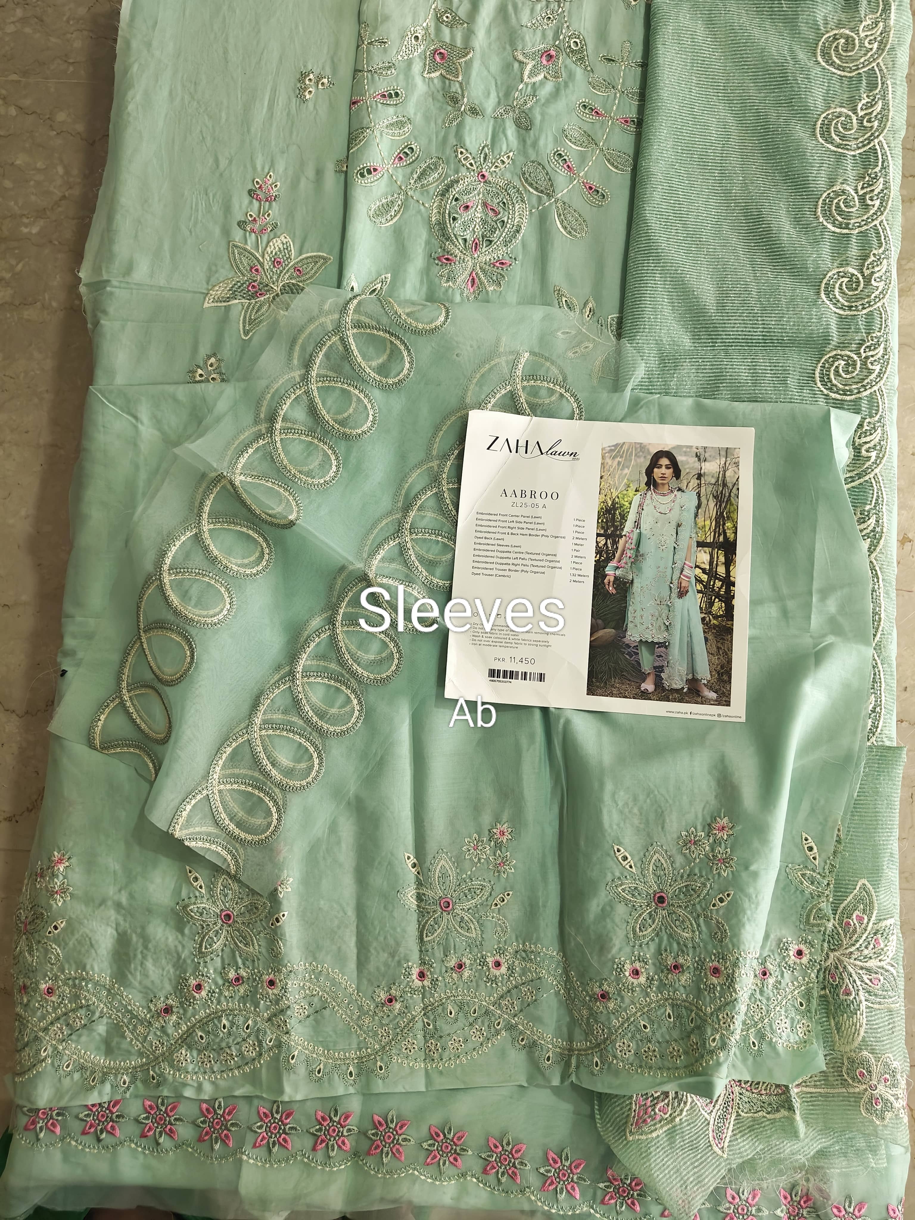 Sale ‼️Open Pic/Zaha Festive Lawn Neelum/Aabroo/5A