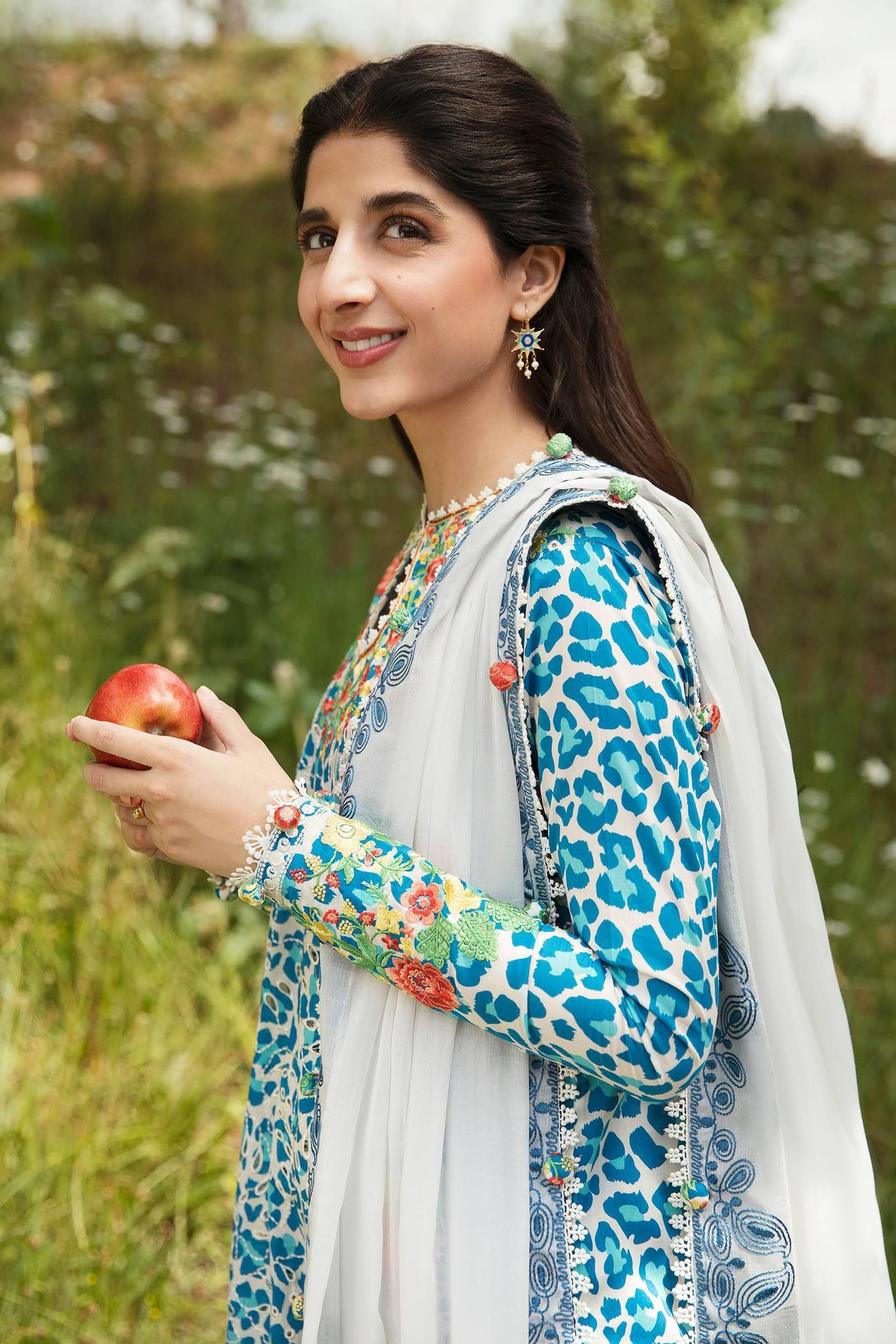 img_zaha_lawn_23_awwal_boutique