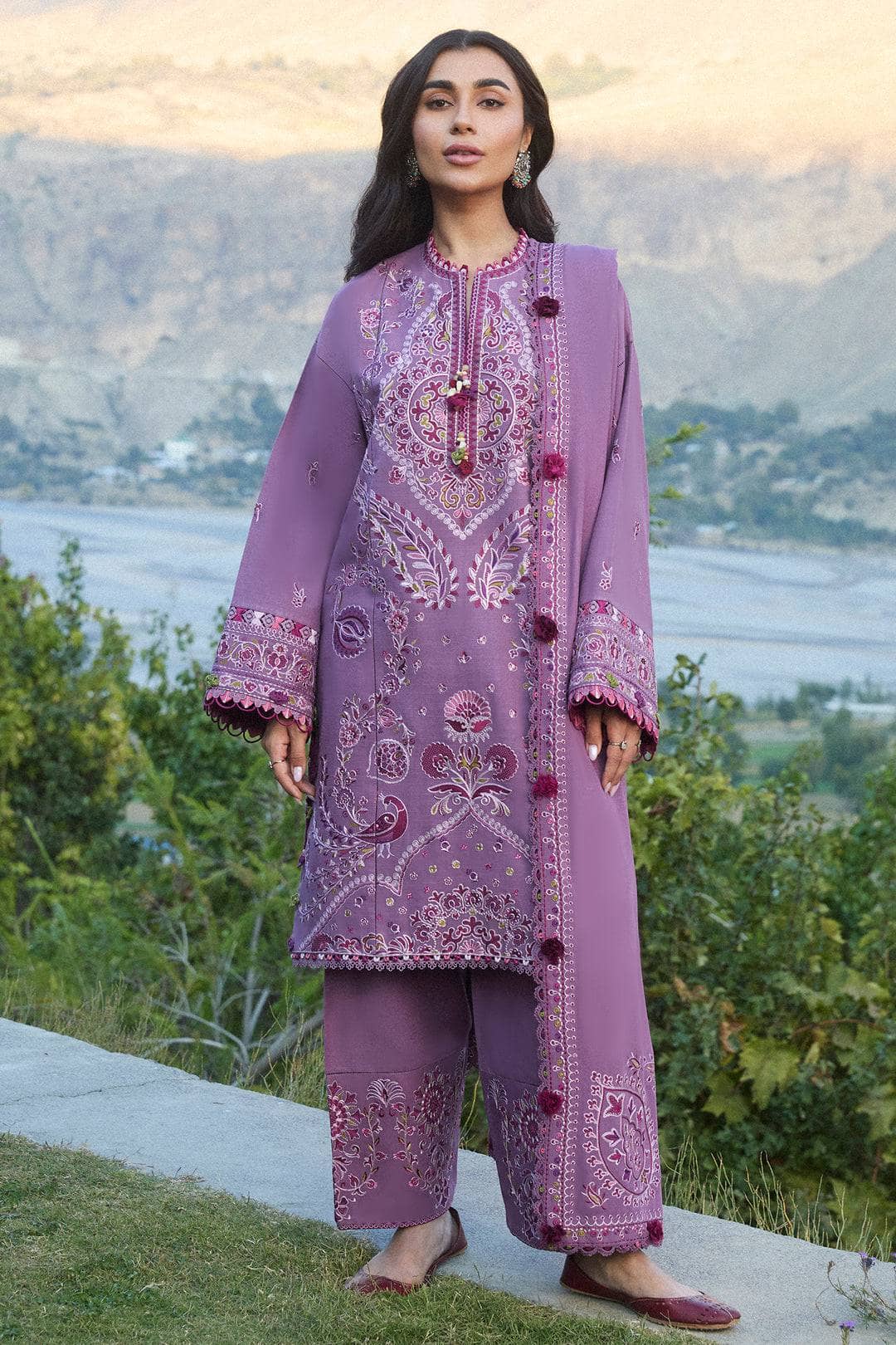 img_zaha_winter_24_awwal_boutique