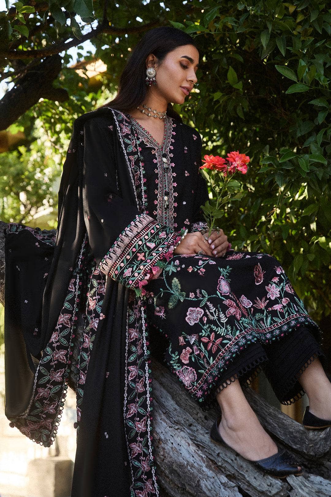 img_zaha_winter_24_awwal_boutique