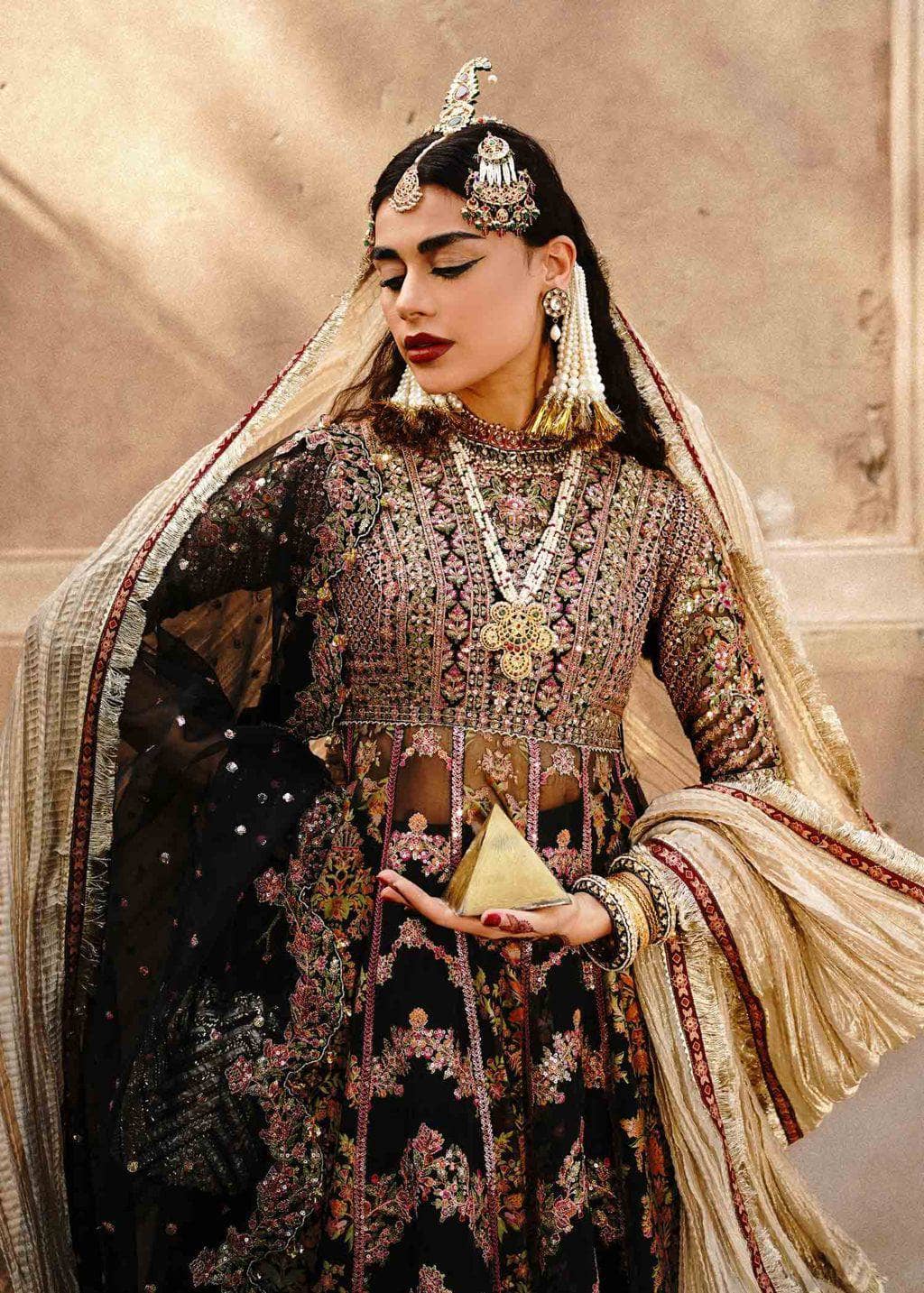 img_zaib_un_nisa_by_hussain_rehar_awwal_boutique