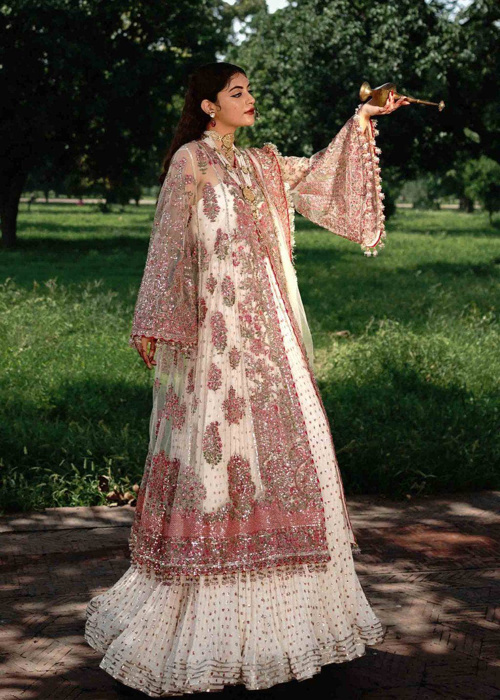 img_zaib_un_nisa_by_hussain_rehar_awwal_boutique