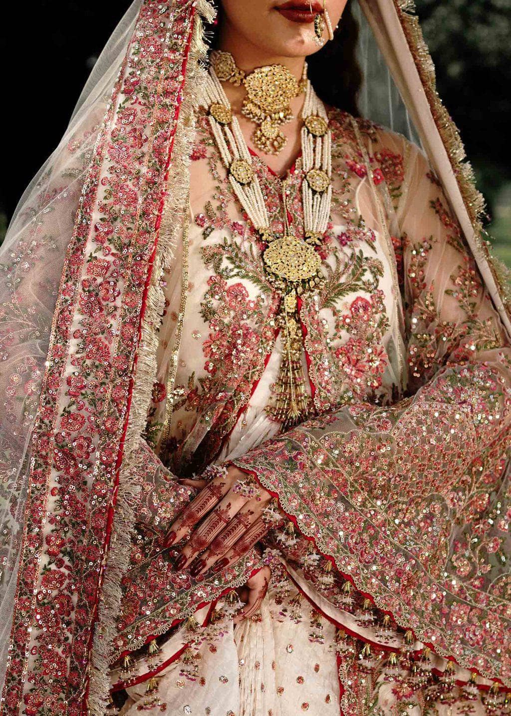 img_zaib_un_nisa_by_hussain_rehar_awwal_boutique