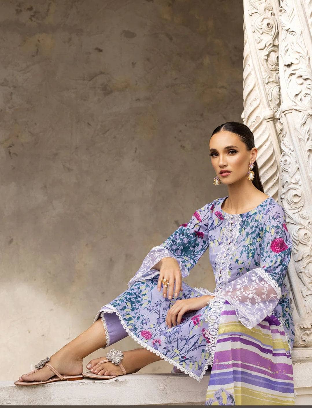img_zainab_chottani_tahra_lawn_23_awwal_boutique