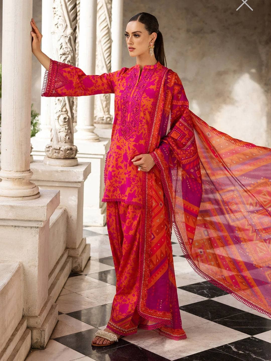 img_zainab_chottani_tahra_lawn_23_awwal_boutique