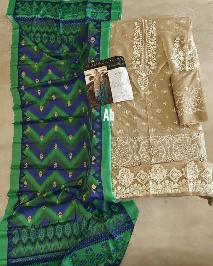 img_zainab_chottani_lawn_24_awwal-boutique