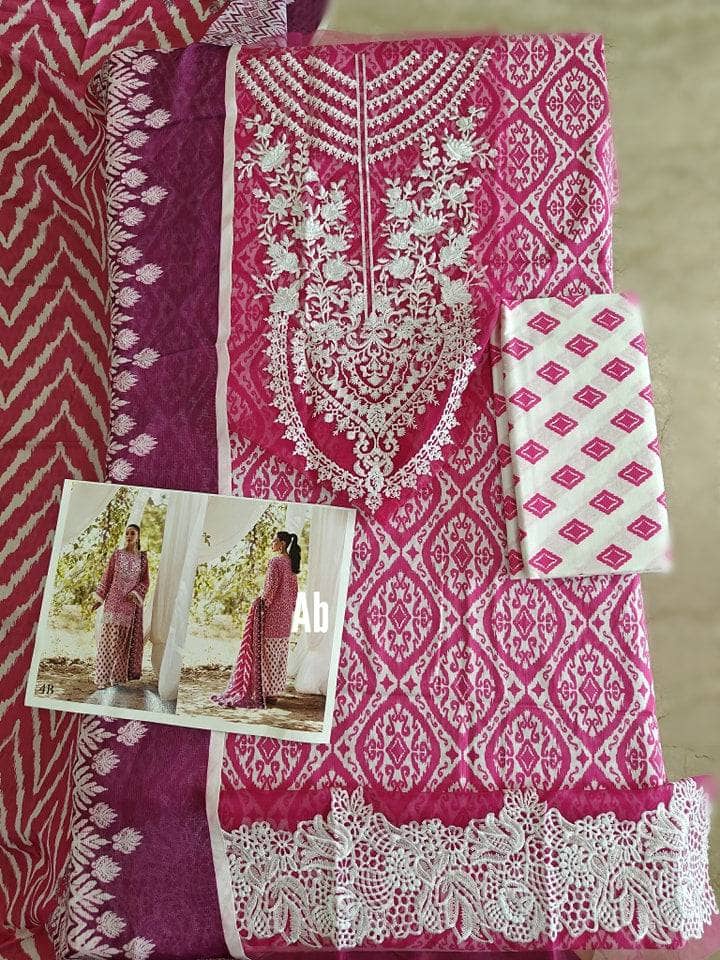 img_zainab_chottani_tahra_lawn_awwal_boutique