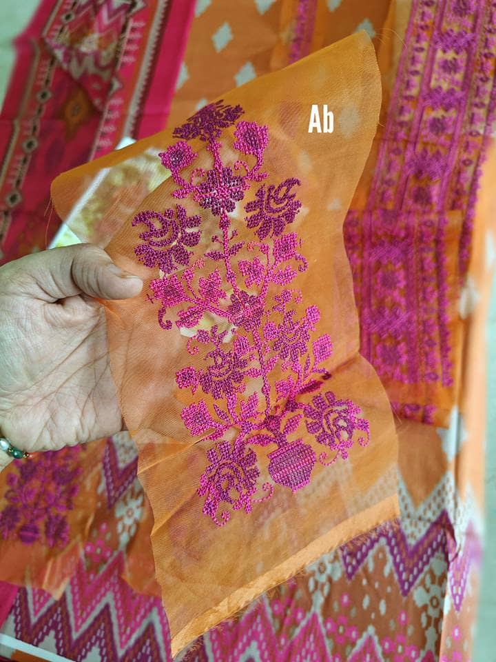 img_zainab_chottani_tahra_lawn_awwal_boutique
