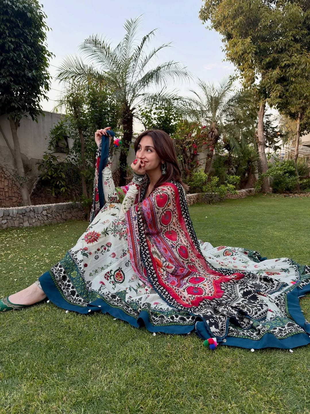 img_zara_shahjahan_anarkali_lawn_awwal_boutique