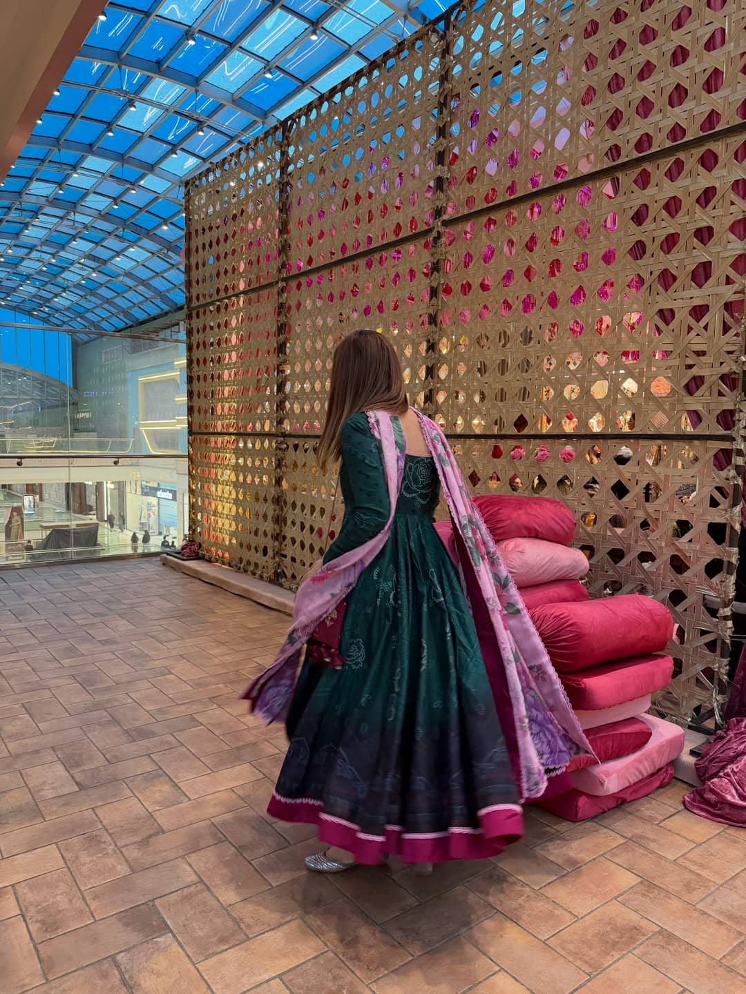 img_zara_shahjahan_anarkali_lawn_awwal_boutique