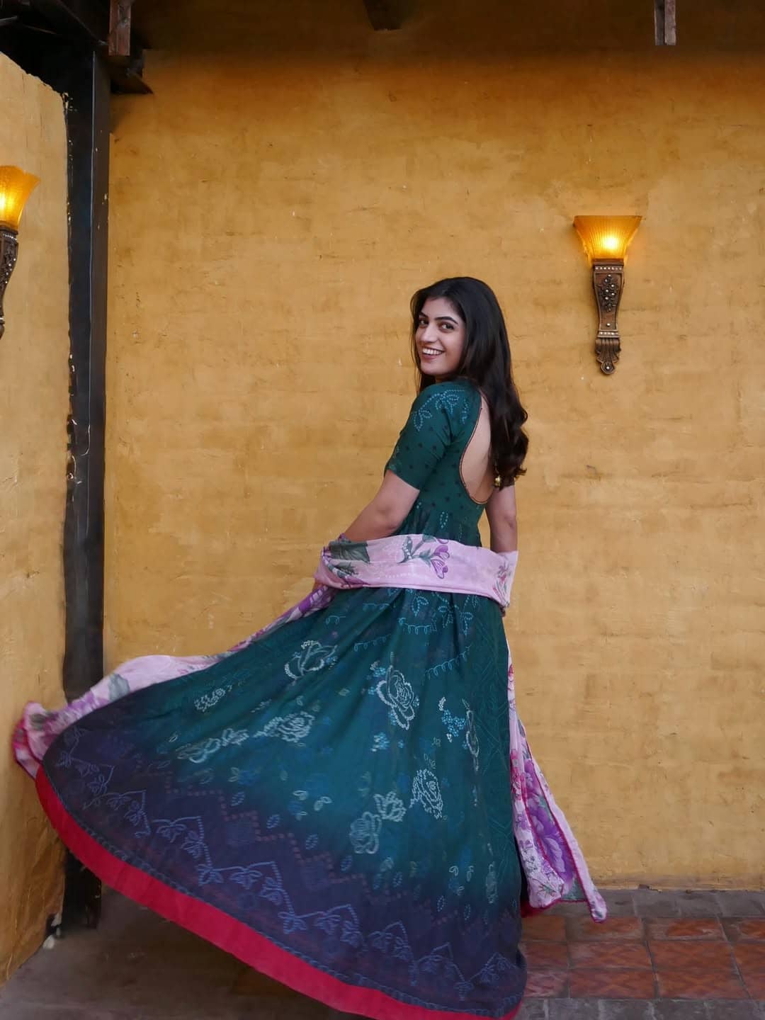 img_zara_shahjahan_anarkali_lawn_awwal_boutique