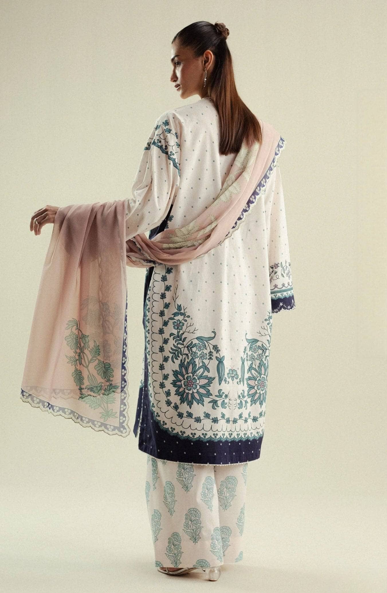 img_coco_fall_edit_zara_shahjahan_awwal_boutique