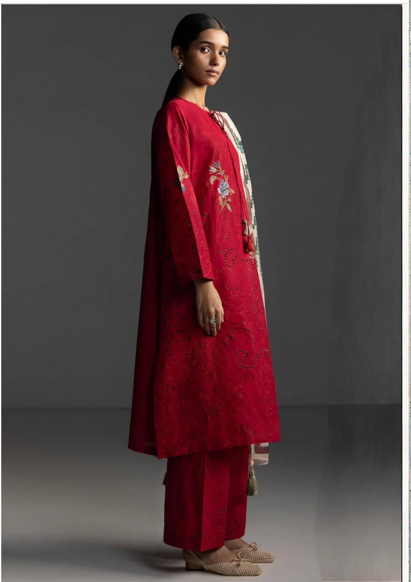 Restocked/Zara Shahjahan Coco Lawn 26/Sune-10A
