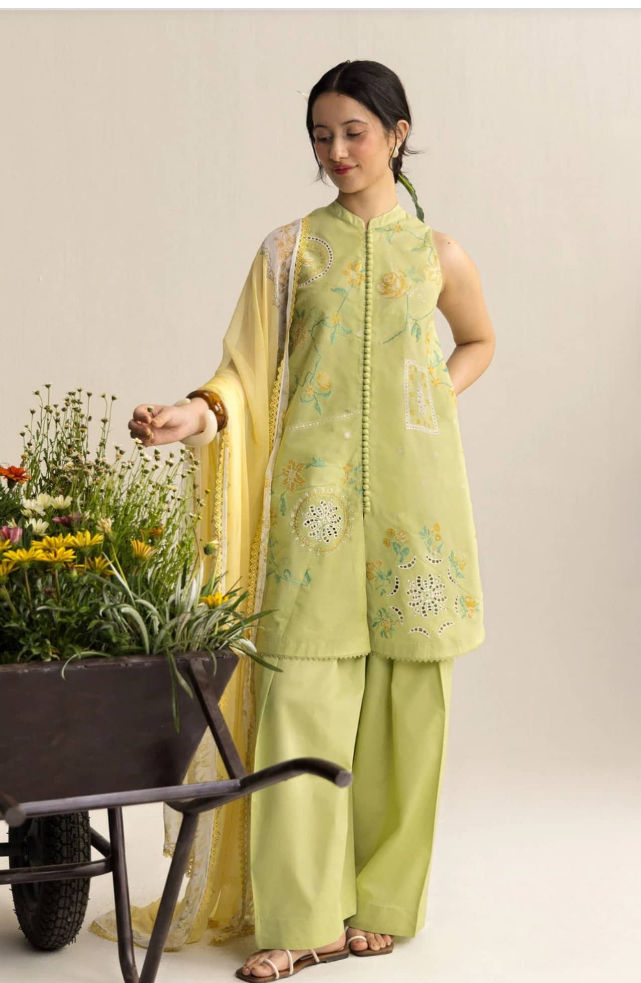 Restocked/Zara Shahjahan Coco Lawn 26/Vol 2/Ines-6B