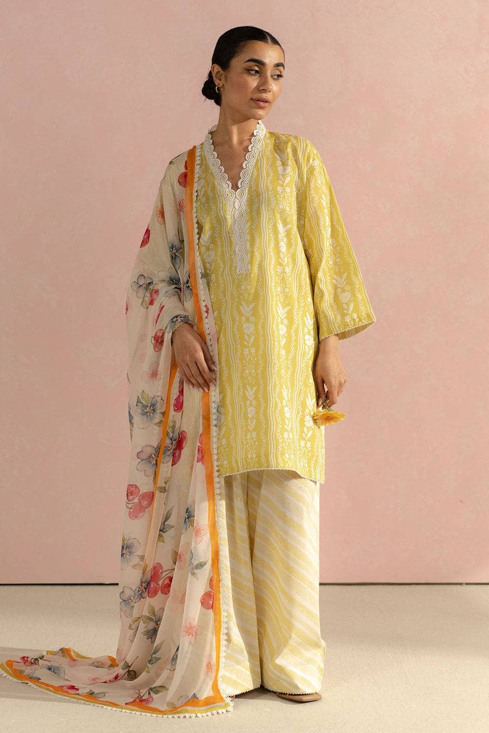 img_zara_shahjahan_coco_prints_awwal_boutique