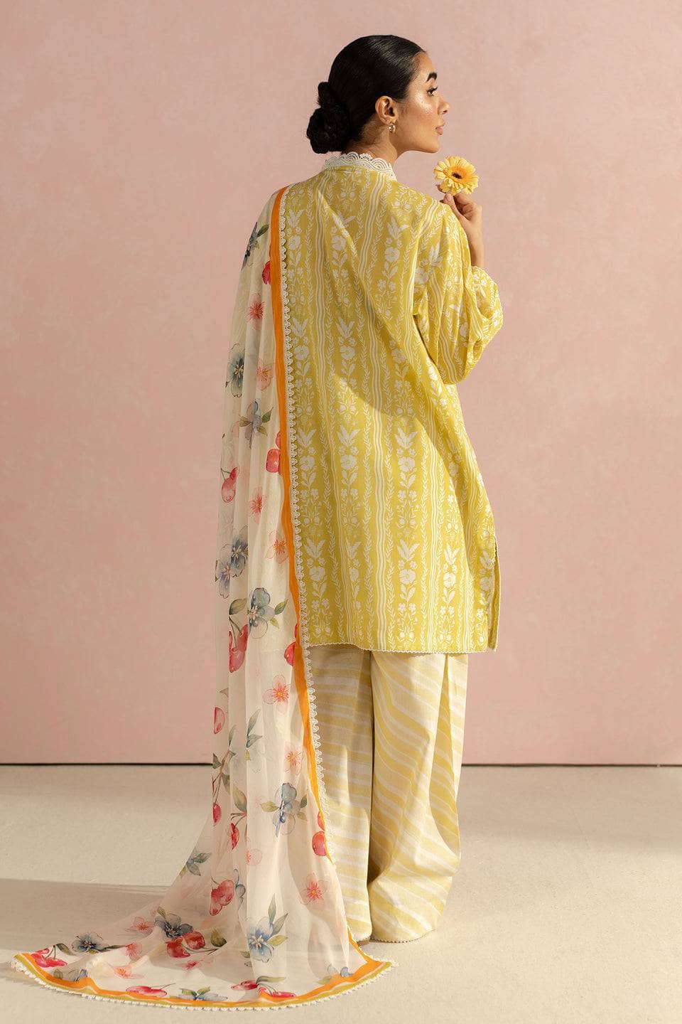 Zara Shahjahan Coco Prints Lawn Pakistani Suits Restocked/Zara Shahjahan Coco Prints 25/Ruby-9A/Chiffon Dupatta