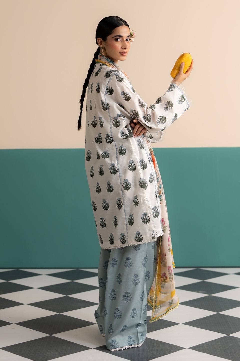 img_zara_shahjahan_coco_prints_awwal_boutique