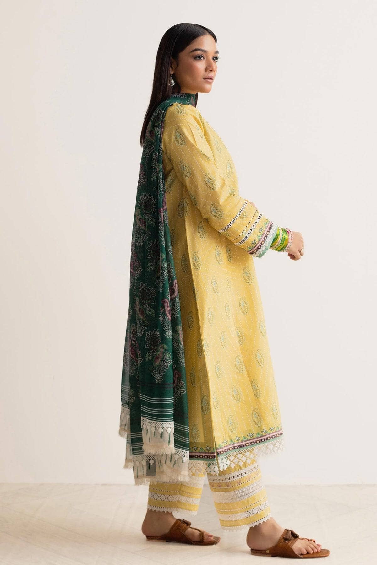 img_zara_shahjahan_coco_prints_awwal_boutique