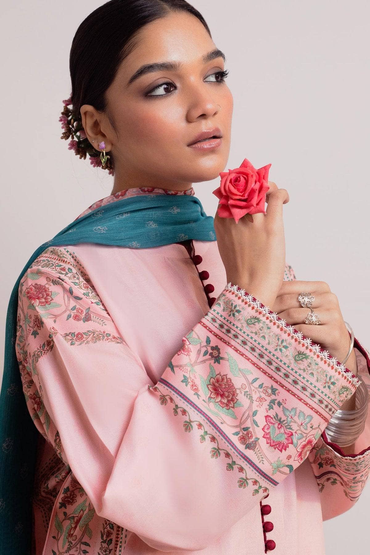img_zara_shahjahan_coco_prints_awwal_boutique