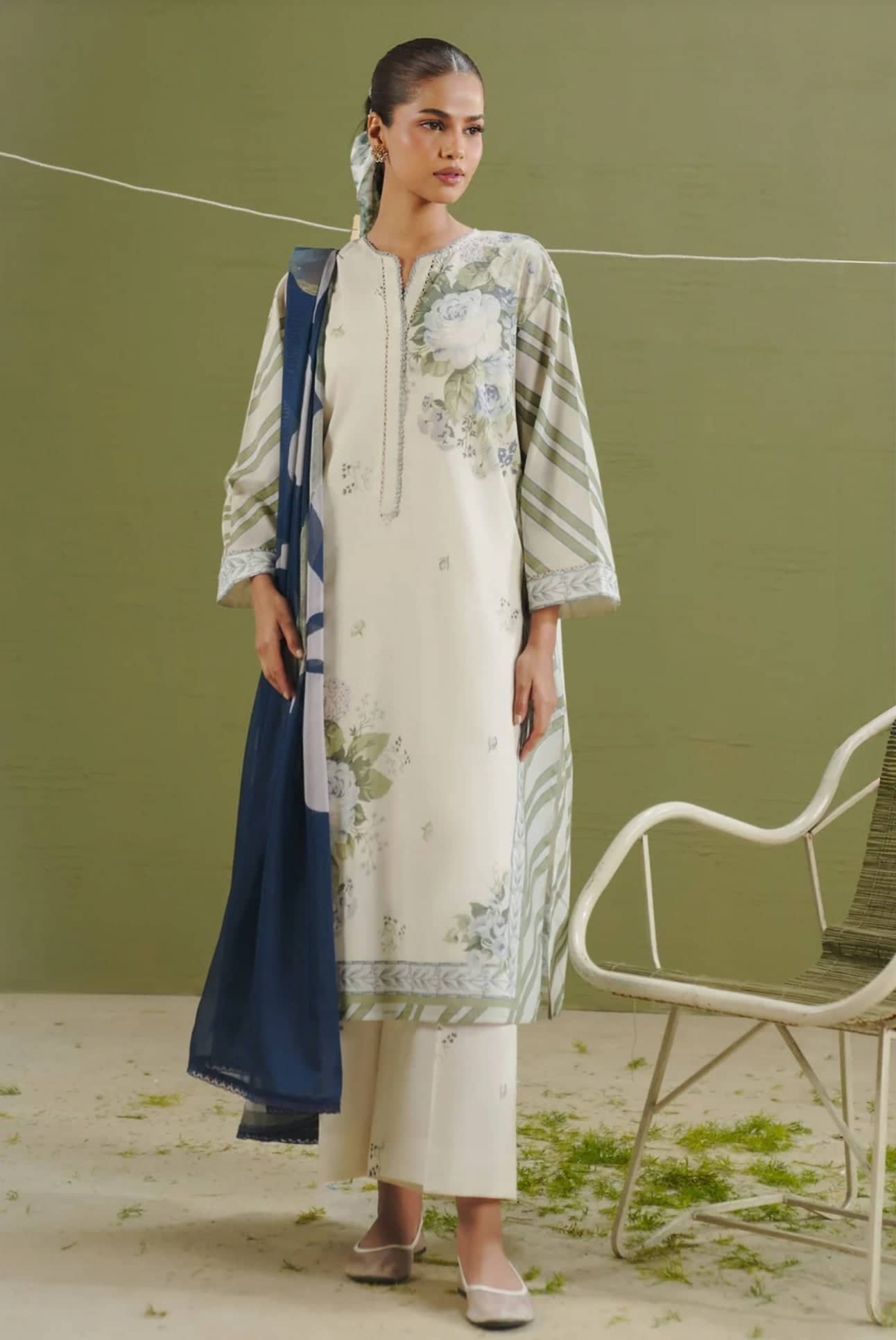 Restocked/Zara Shahjahan 26 Drop 1/Zeya 1B/Off White Floral/Silk Dupatta