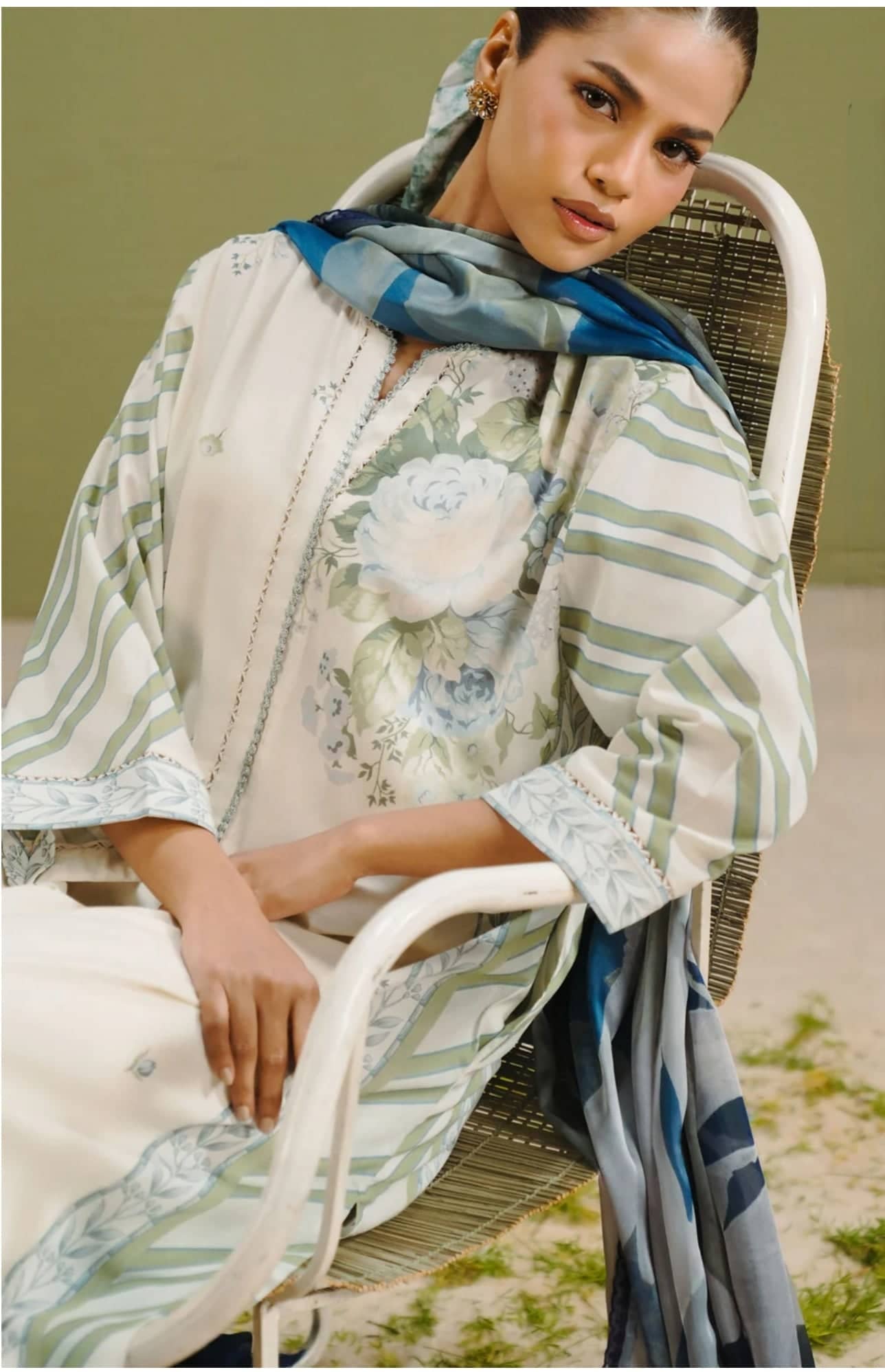 Restocked/Zara Shahjahan 26 Drop 1/Zeya 1B/Off White Floral/Silk Dupatta