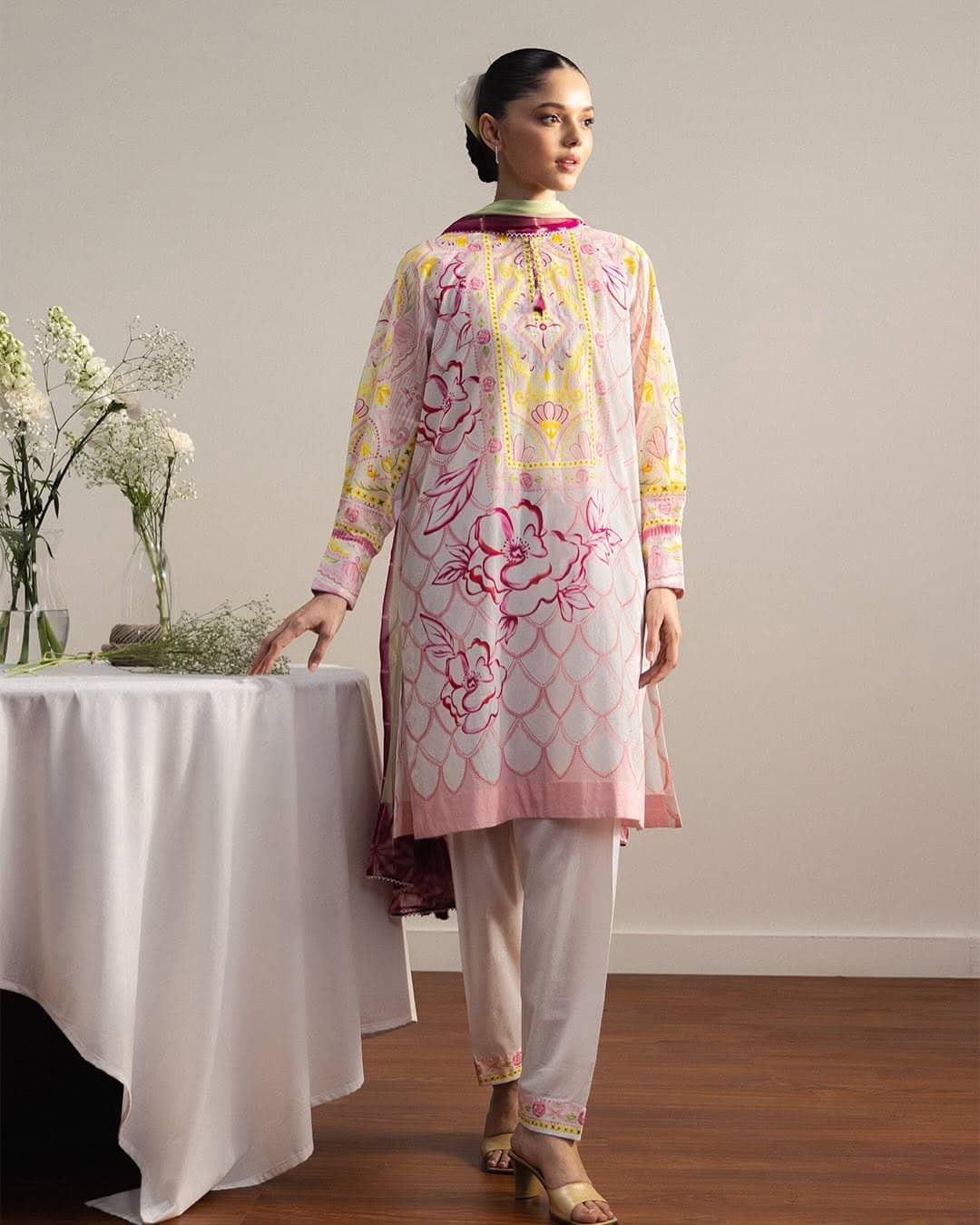 img_zara_shahjahan_coco_prints_awwal_boutique