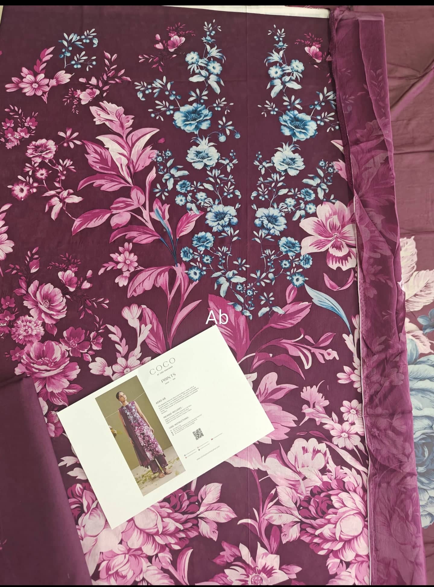 img_coco_lawn_awwal_boutique