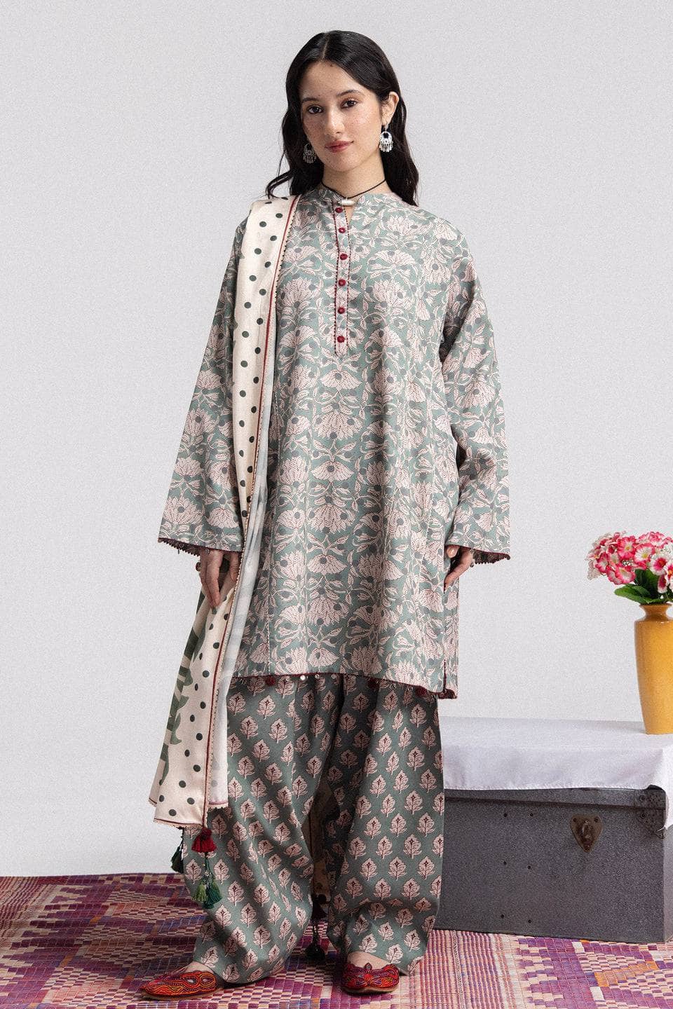 img_coco_prints_winter_awwal_boutique