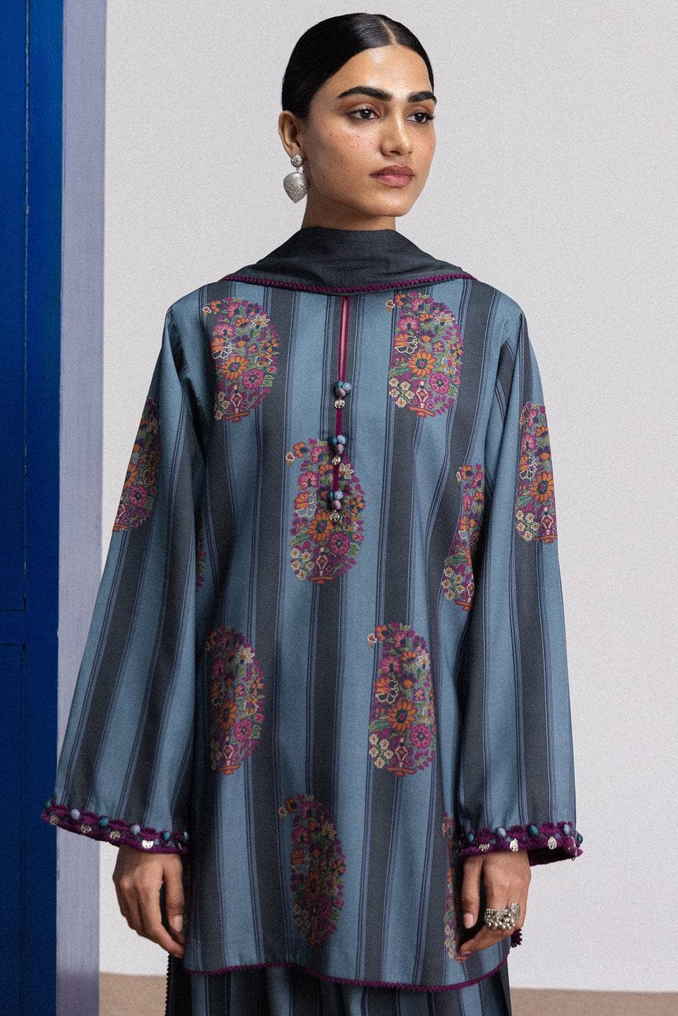 img_coco_prints_winter_awwal_boutique