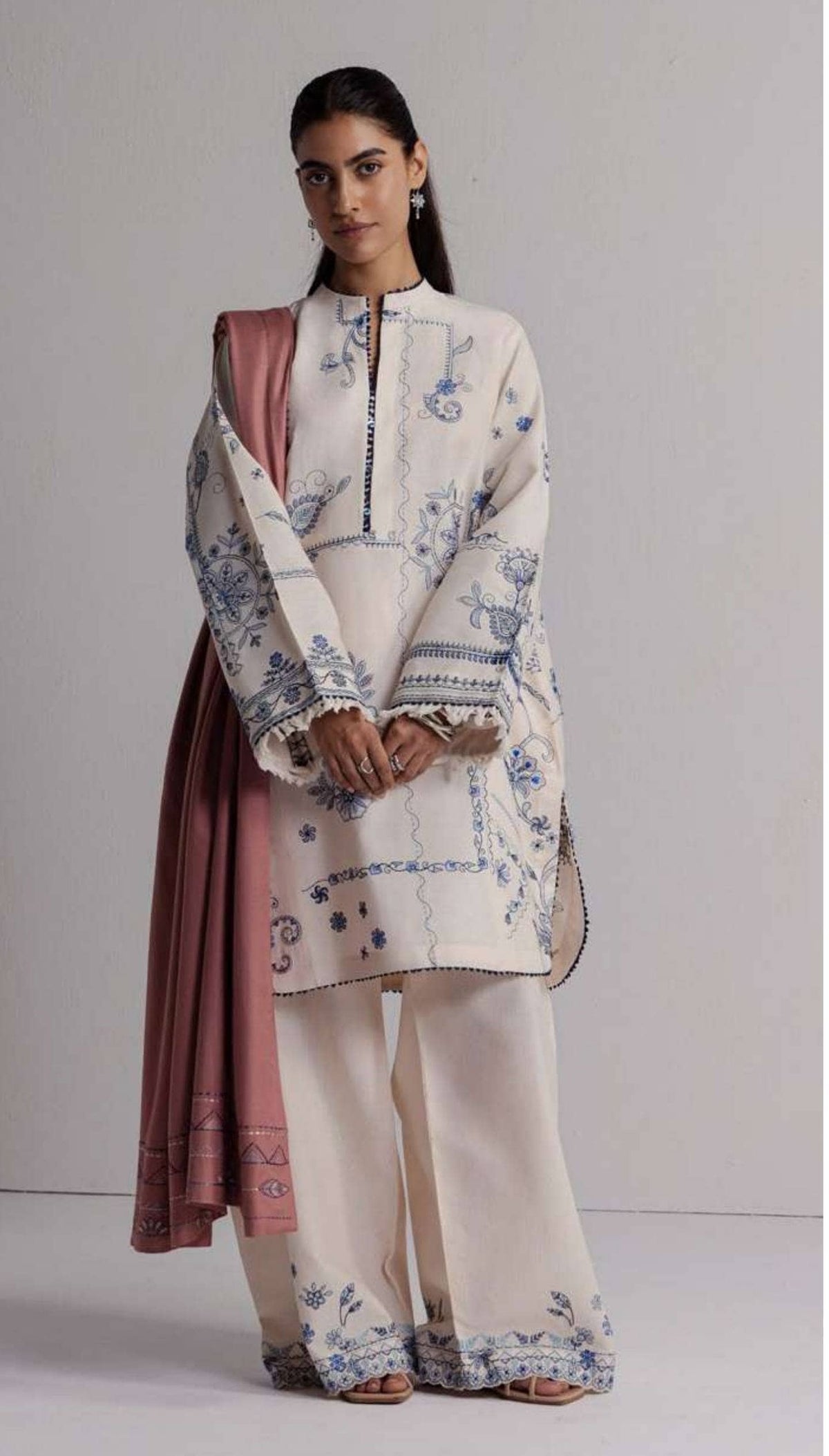 img_coco_embroidered_by_zara_shahjahan_awwal_boutique