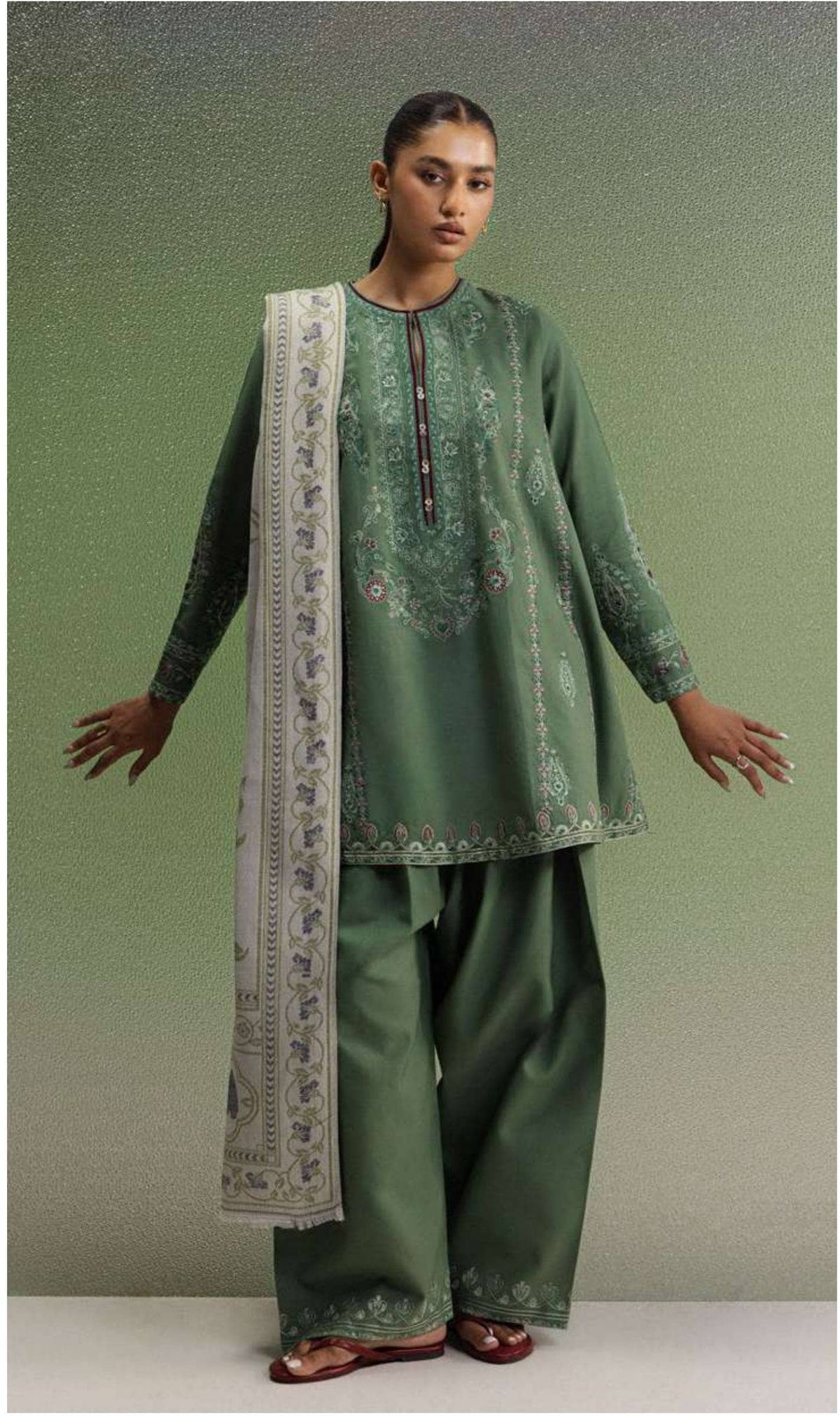 img_coco_winter_embroidered_awwal_boutique