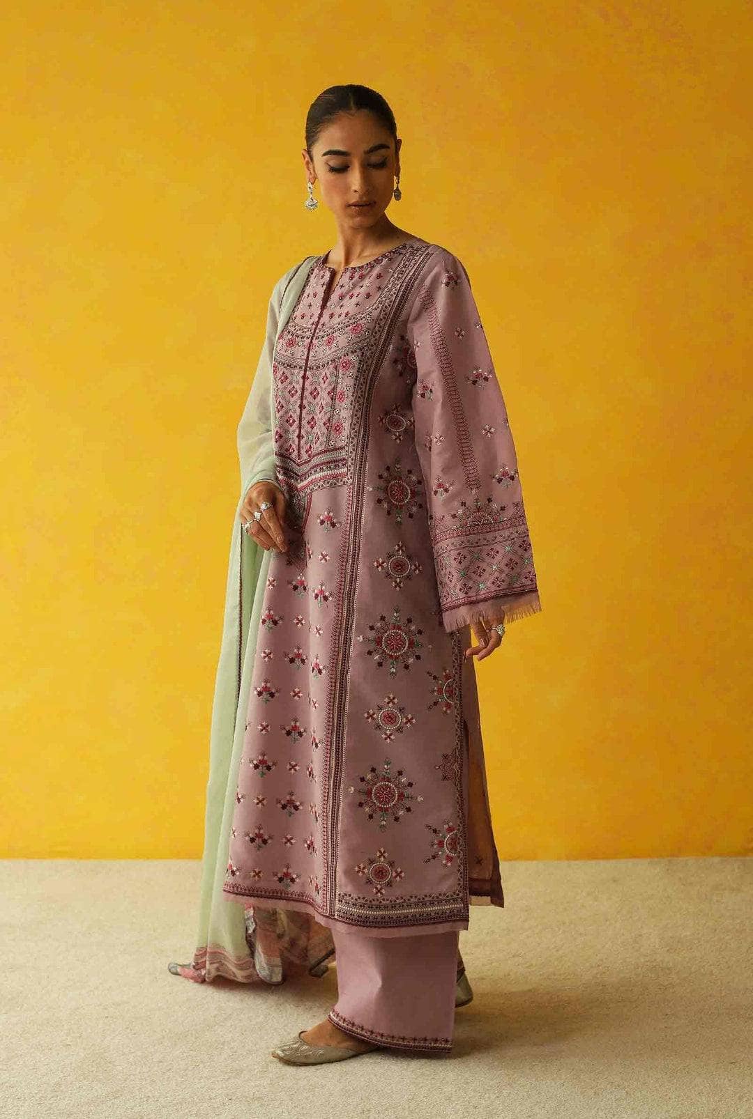 img_zara_shahjahan_lawn_23_awwal_boutique