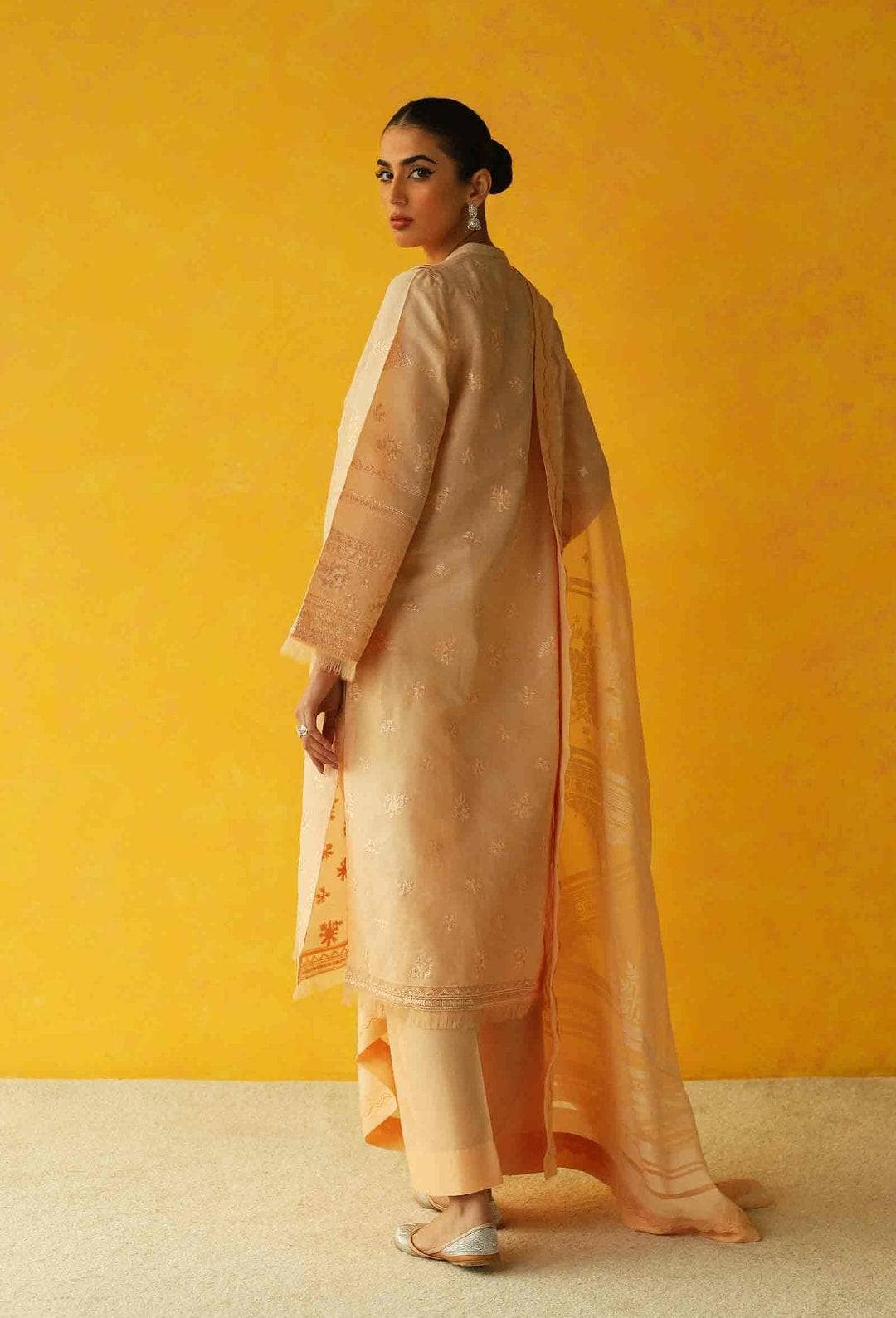 img_zara_shahjahan_lawn_23_awwal_boutique