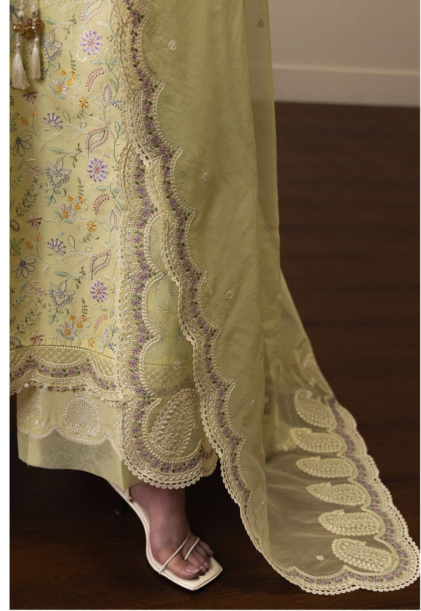 img_zara_shahjahan_santorini_awwal_boutique