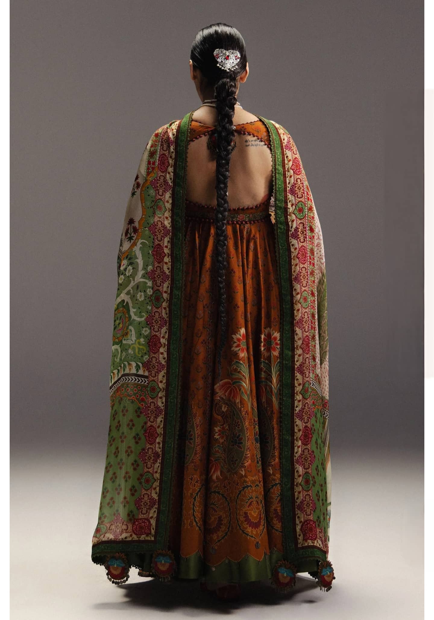 img_zara_shahjahan_anarkali_lawn_awwal_boutique