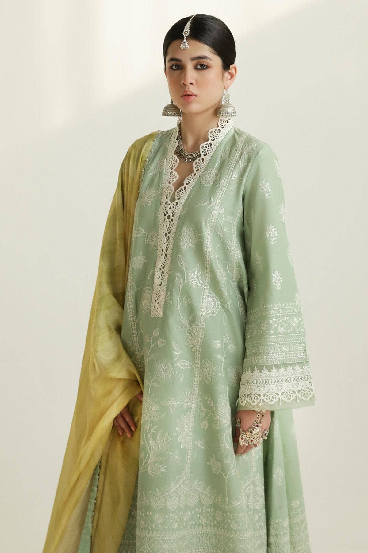 Zara Shahjahan Lawn 24/Mahi 1B