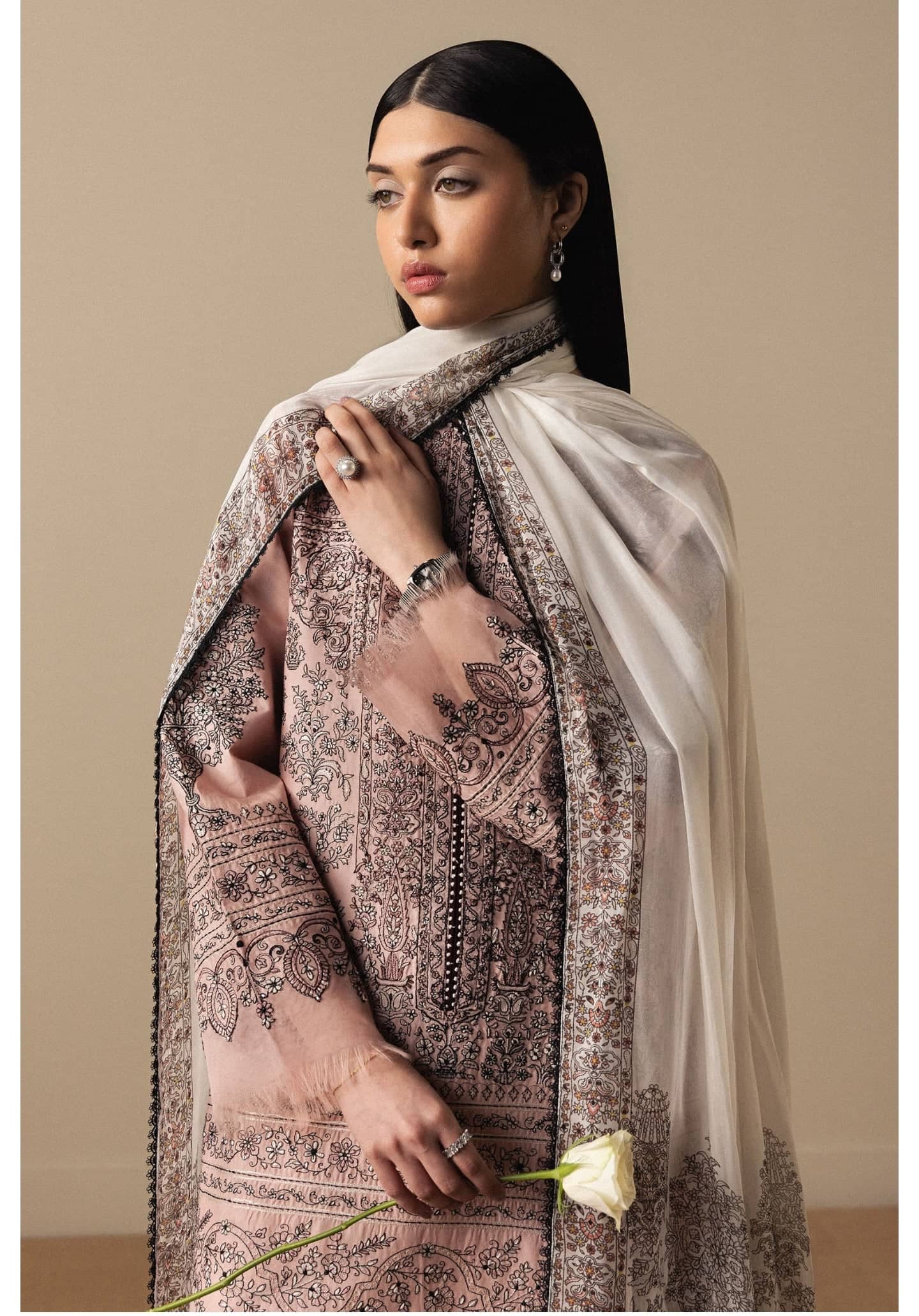 Restocked/Zara Shahjahan Satori 26/Akahana-D11